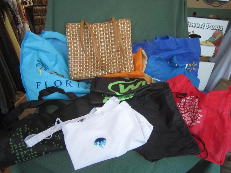 lot 166 image: 9 Bags and purse...