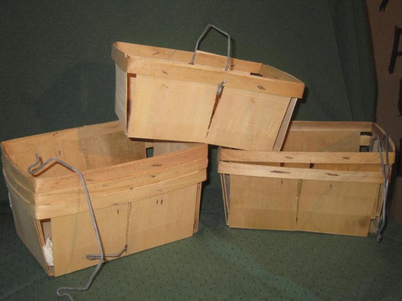 lot 169 image: 5 Handles Berry Baskets...