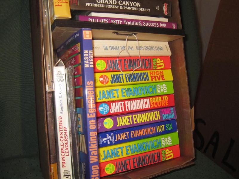 lot 172 image: Books CDs etc. Janet Evanovich, Dr...