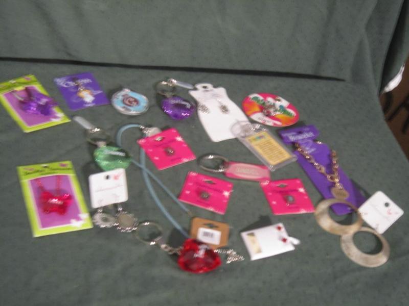 lot 199 image: NEW 20 pieces Misc Jewelry ...