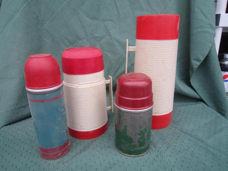 lot 21 image: 4 Thermos Bottles 3 Aladdin 1metal ...