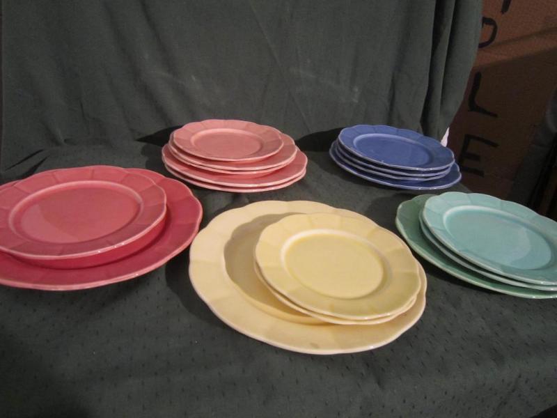 lot 212 image: Box of WS George Dishes no chips...