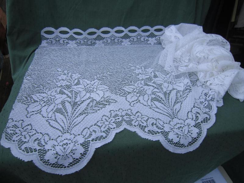 lot 216 image: 106&quot Lace Curtain ...