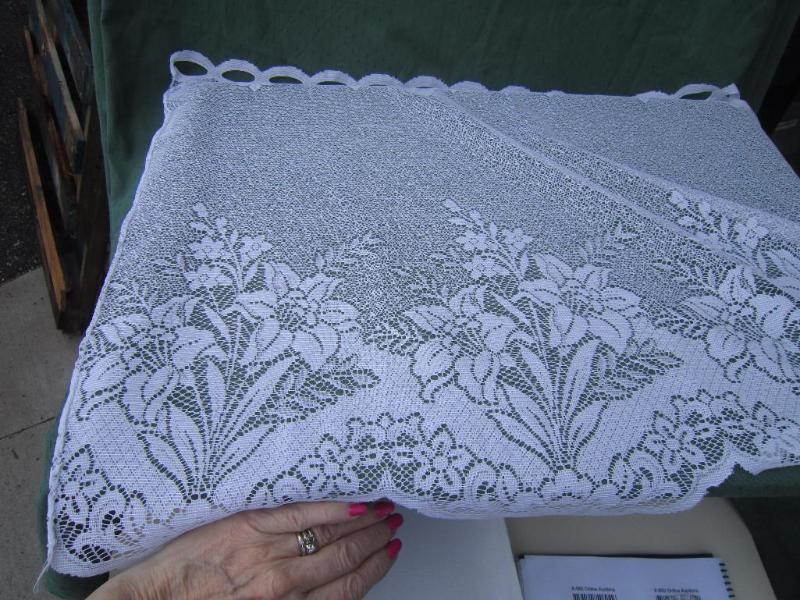 lot 217 image: 49&quot Lace Curtain ...