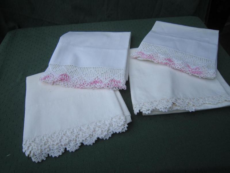 lot 220 image: 2 sets of Pillowcases...
