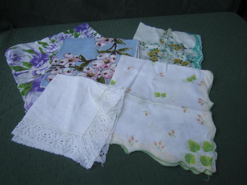 lot 223 image: 5 Hankies...