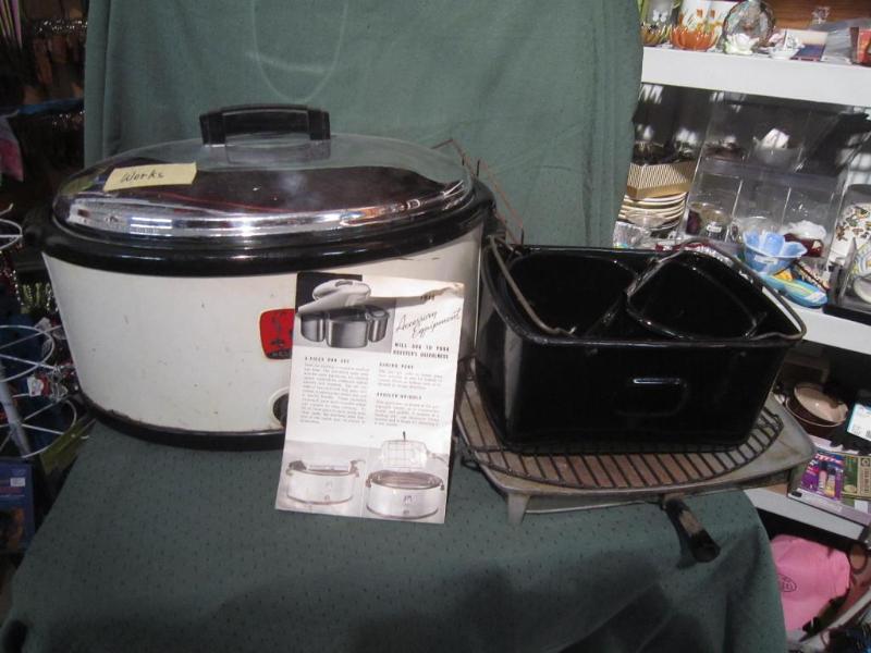 lot 244 image: Nesco Electric Roaster&nbsp 3 pc p...