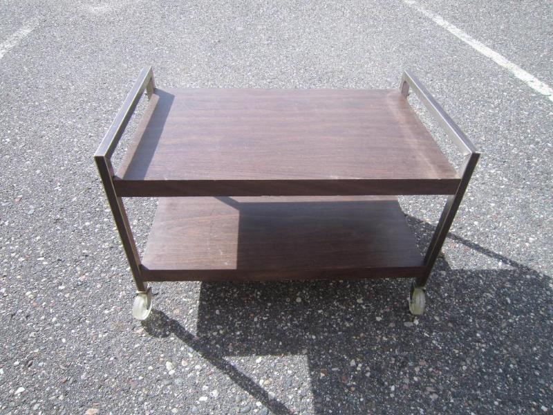 lot 263 image: Rolling cart TV Stand 28w x 17d x 1...