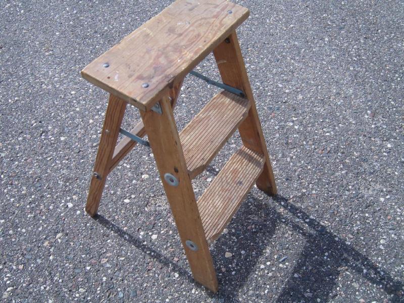 lot 275 image: 3 Step Ladder- wooden ...