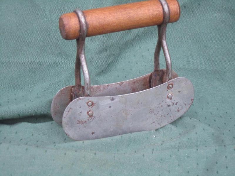 lot 28 image: Old Wood Handle Chopper...