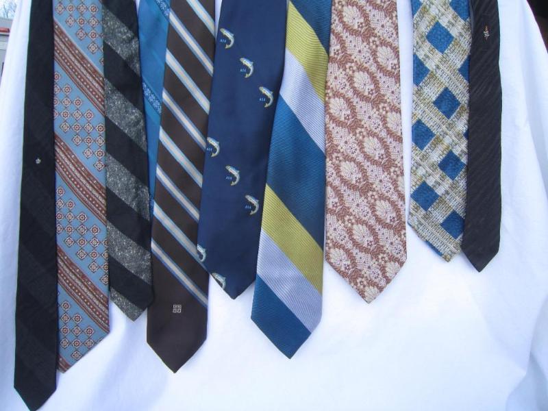 lot 280 image: 10&nbsp Ties ...