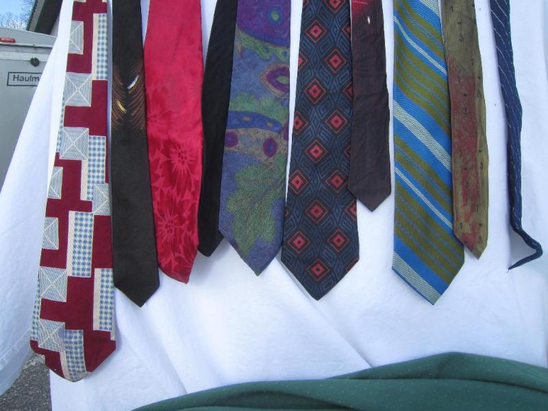 lot 281 image: 10&nbsp Ties ...