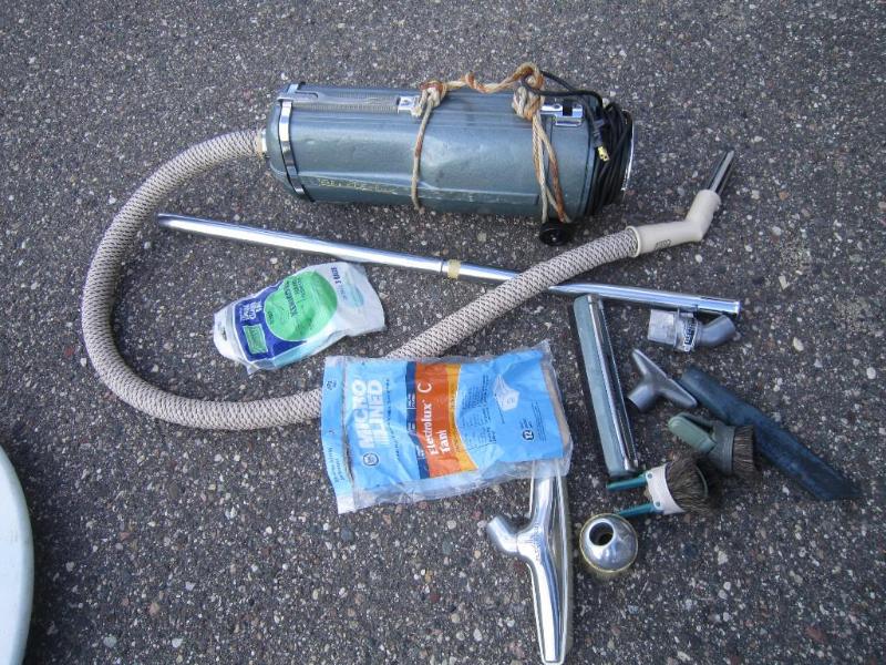 lot 288 image: Electrolux Vac - works Includes lot...