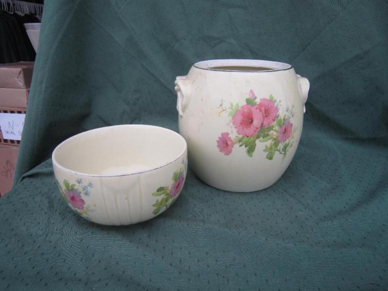 lot 31 image: Hall China - Morning Glory pattern ...