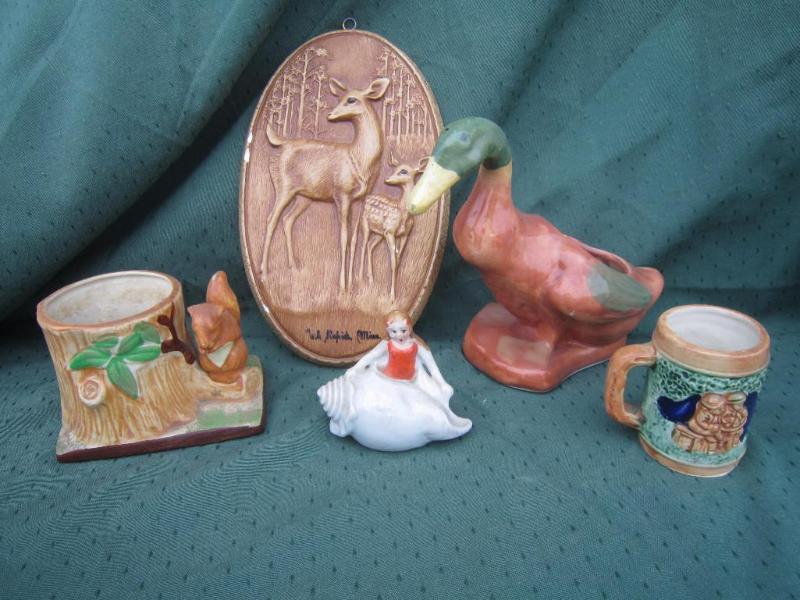 lot 40 image: 5 Misc Home Decor spit rock light h...