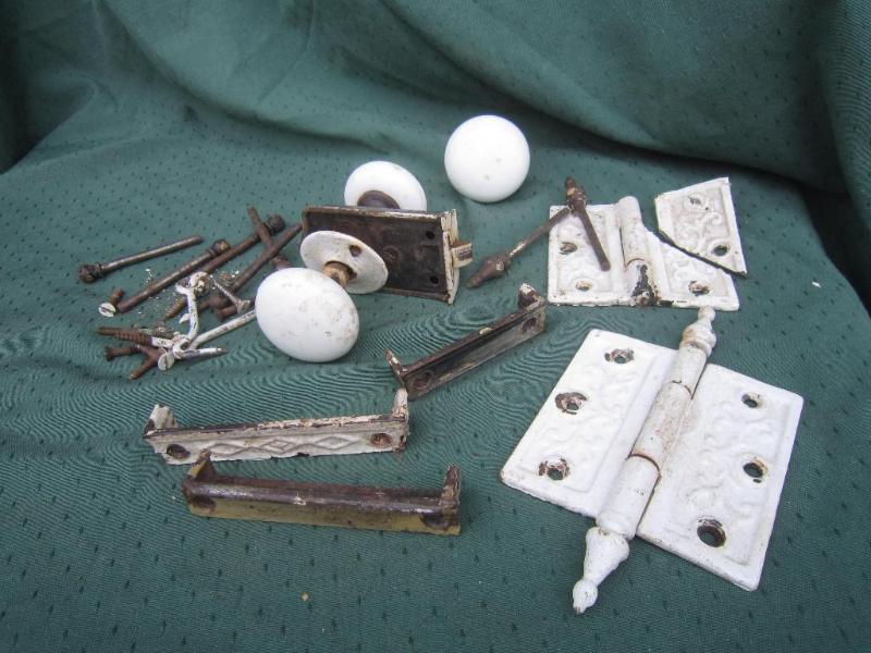 lot 44 image: Old Porcelain HardwareHandles and ...