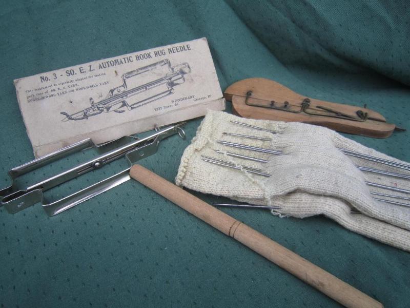 lot 47 image: Automatic Hook Rug Needle No 3 So a...