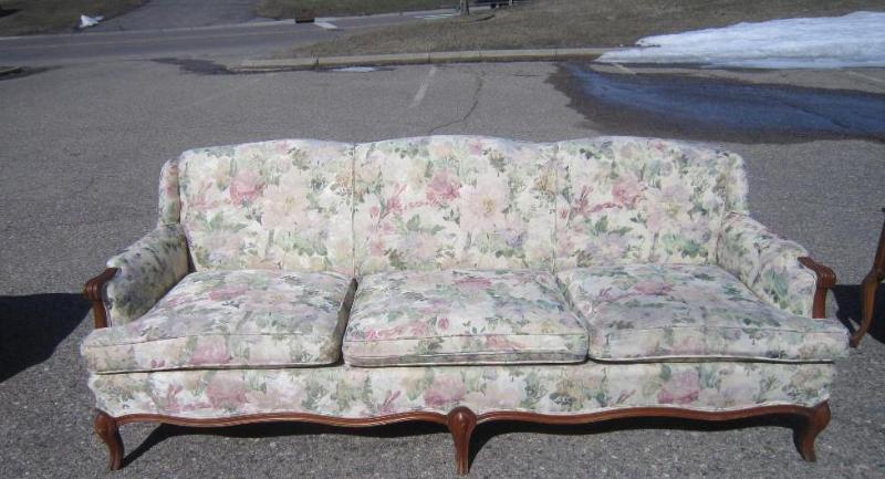 lot 5 image: French Provincial Floral Sofa with ...