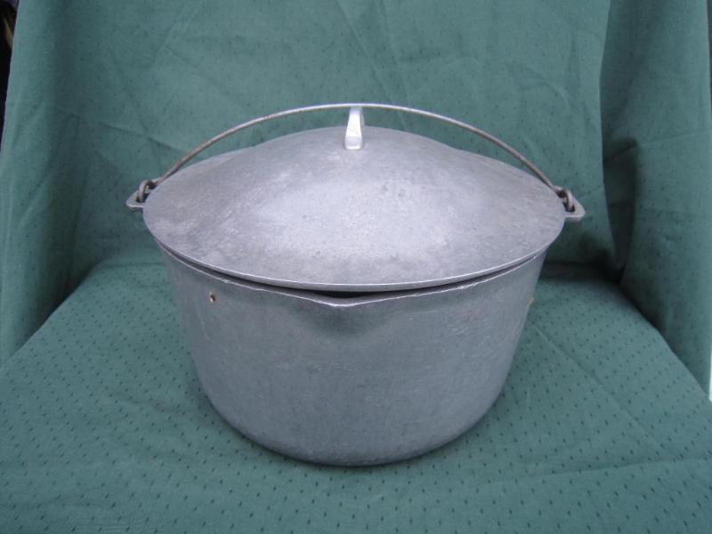 lot 62 image: Old kettle with Handle ...