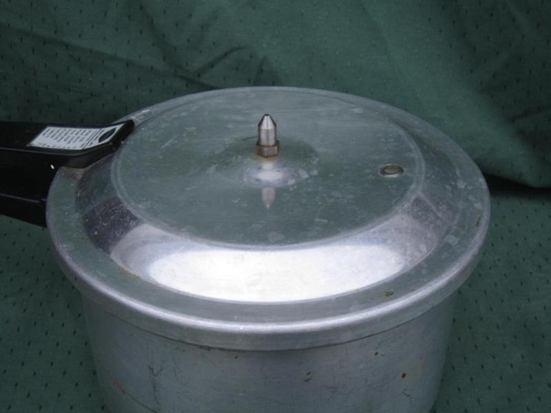 lot 64 image: Pressure Cooker - mirro...