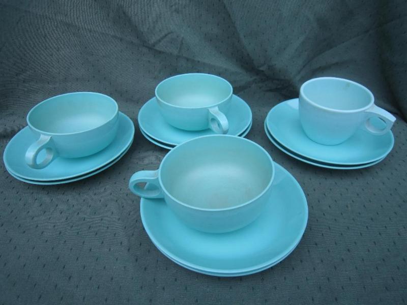 lot 73 image: Florence - Prolon 7 Saucers 3 cups ...