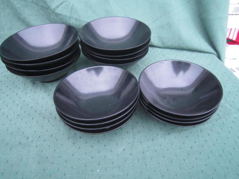 lot 74 image: Florence - Prolon 8 - 5&quot Bowls...