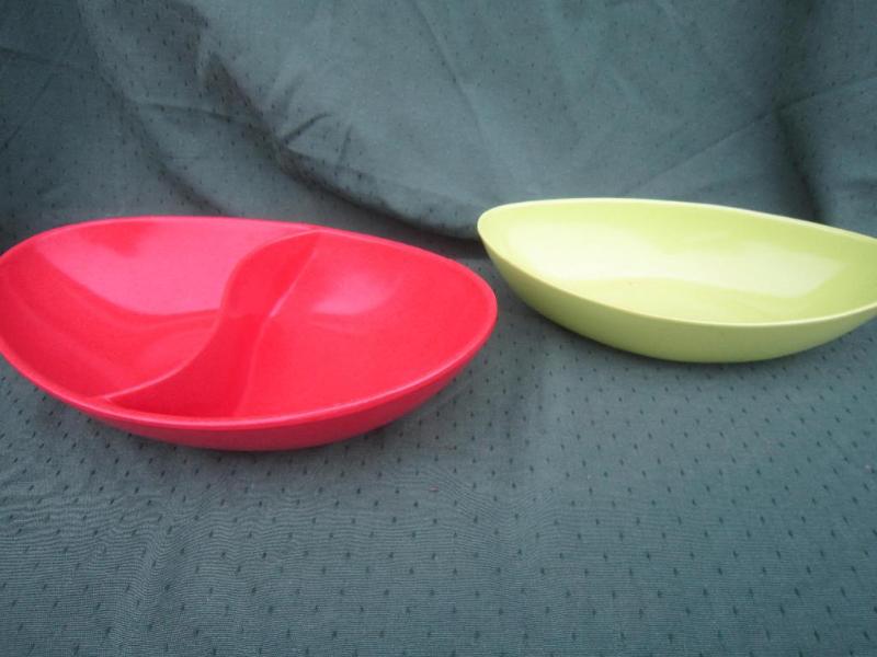 lot 77 image: Spaulding Dinnerware- Melmac divide...