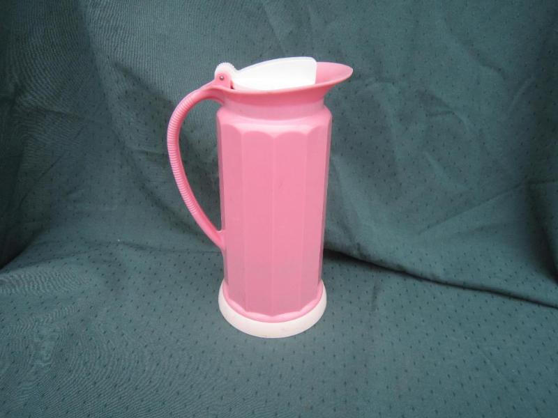 lot 78 image: American Thermos Bottle Co&nbsp Pi...