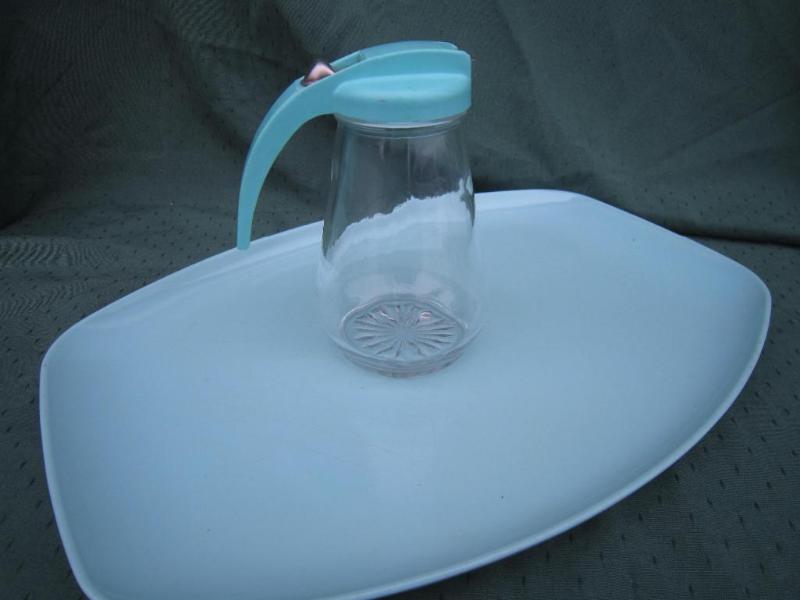 lot 80 image: Stetson - Melmac Dinnerware Platter...