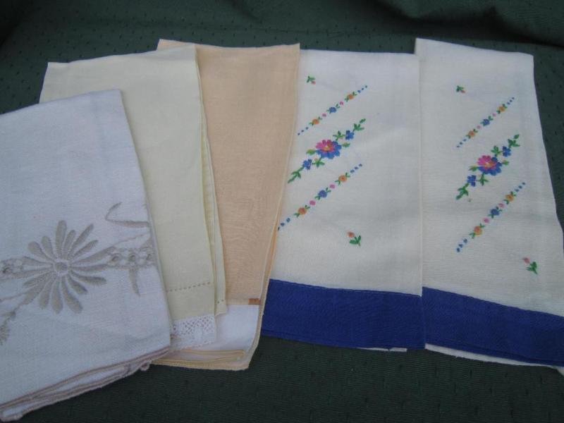 lot 86 image: 5 Old guest&nbsp towels ...