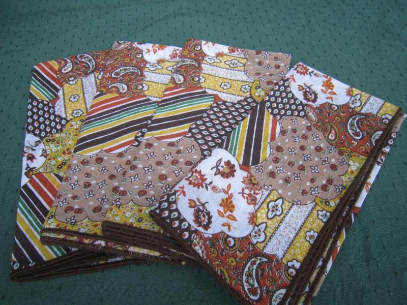 lot 89 image: set of 4 Cloth Napkins ...