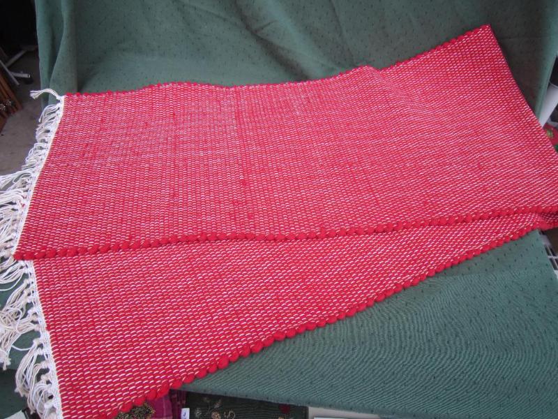 lot 99 image: 56&quot Runner Red and White...