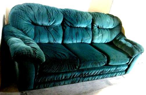 lot 226 image: Green Plush Pullout Sofa - 90"...