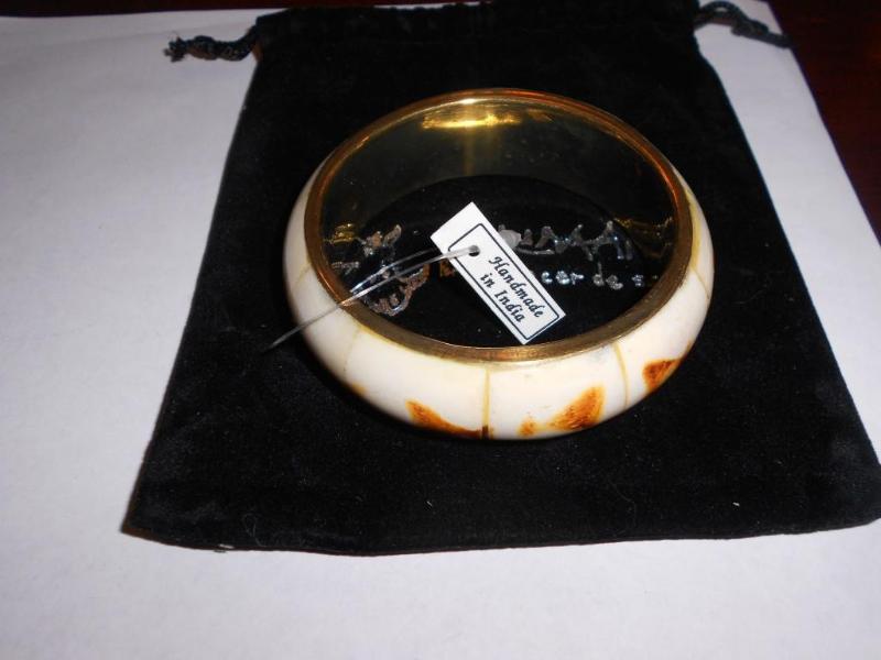 Zumani Bone Bracelet hand made, com...