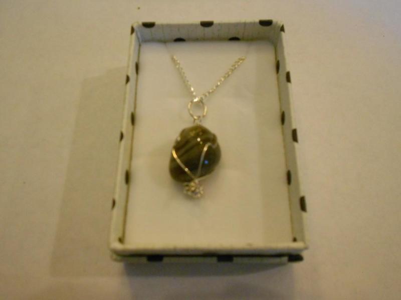 Polished Stone Pendant Necklace....