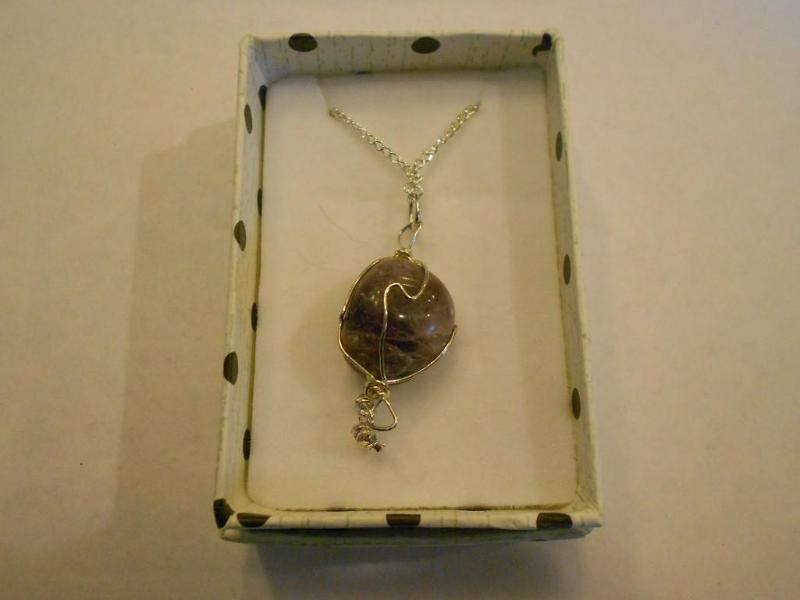 Polished Stone Pendant Necklace....