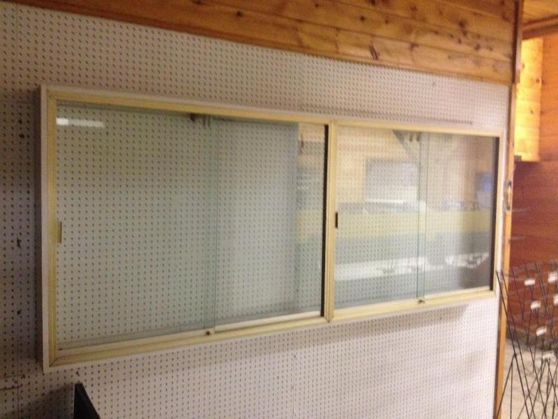 lot 14 image: Wall mount glass display case