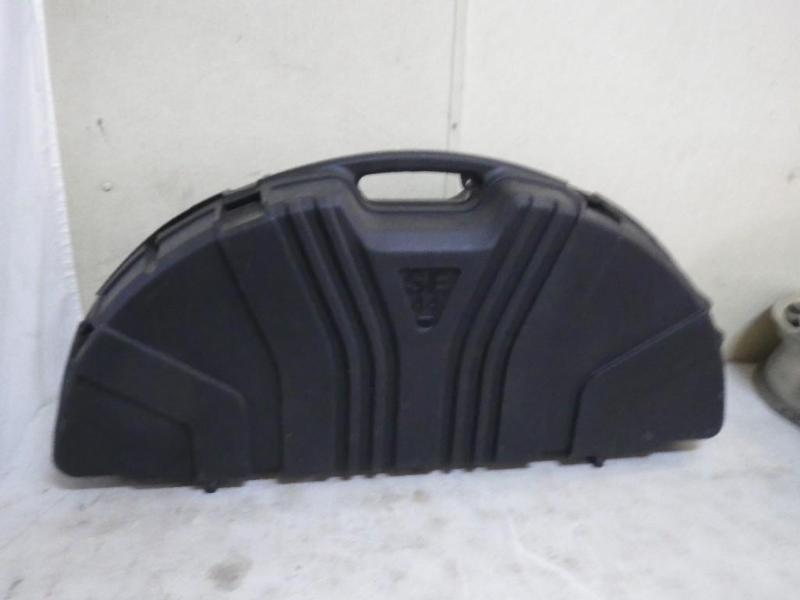 Bow case, looks new...