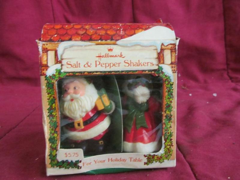 lot 112 image: Vintage Hallmark salt and pepper sh...