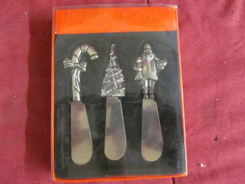 lot 114 image: Decorative Stainless Cheese Knives...