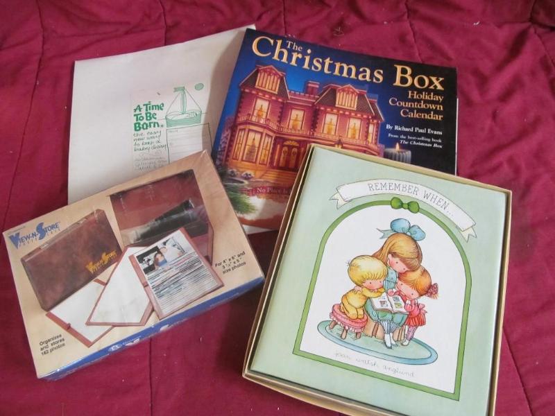 lot 131 image: Photo Case for 4" x 6" an...
