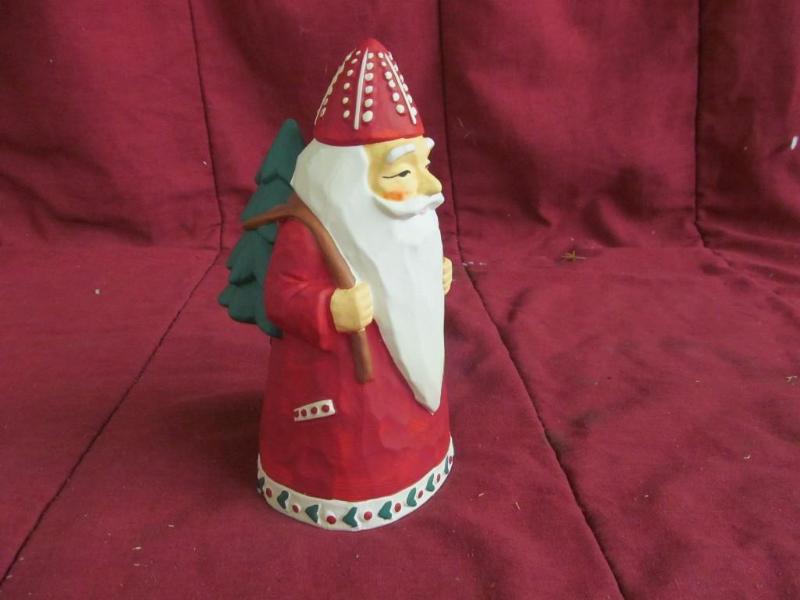 lot 135 image: Old St. Nicholas Music box...