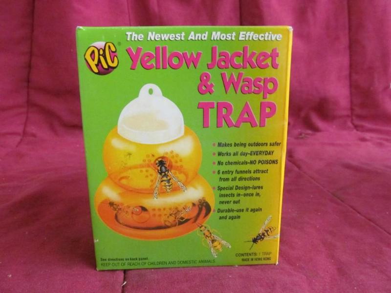 lot 140 image: &nbspPic Yellow Jacket and Wasp Tr...