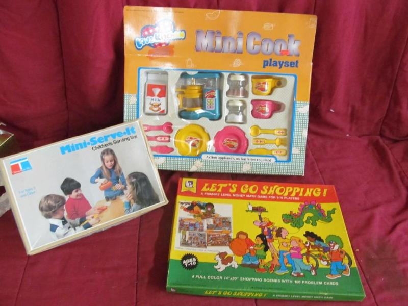 lot 145 image: Mini-Serve It childrens serving se...