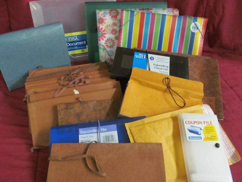 lot 176 image: Box of File Folders - Plastic, Card...