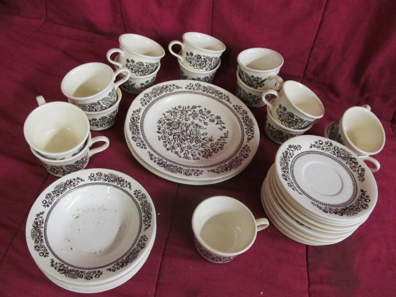 lot 179 image: Royal China Sussex Cavalier Ironsto...