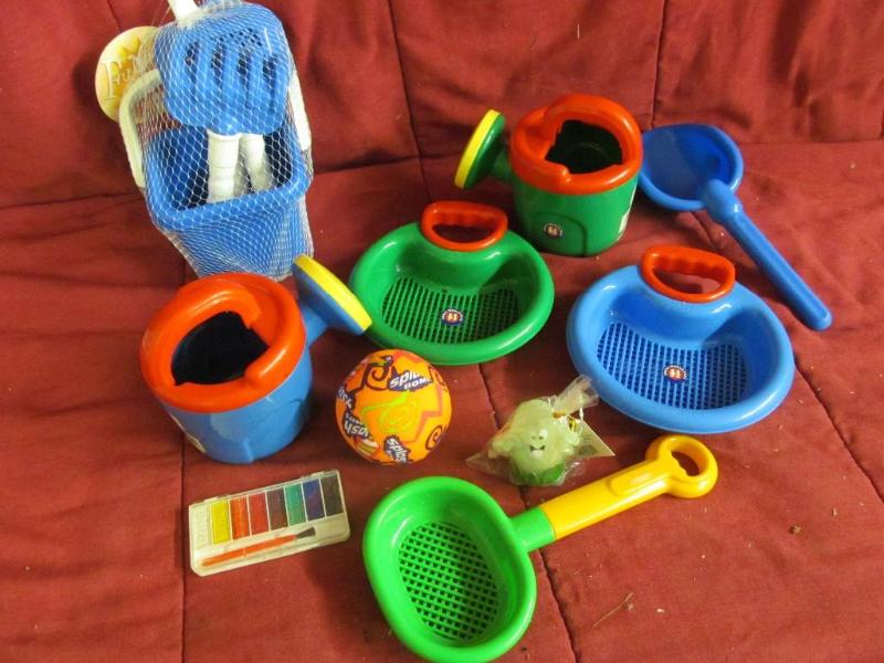 lot 181 image: Lot of Sand Toys, Paint Set, Ball, ...
