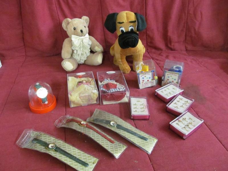 lot 188 image: Stuffed Dog and Bear, Clothespin Do...