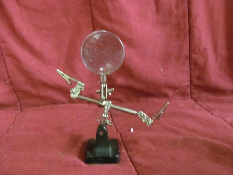 lot 219 image: Magnifying Glass for Science Class...