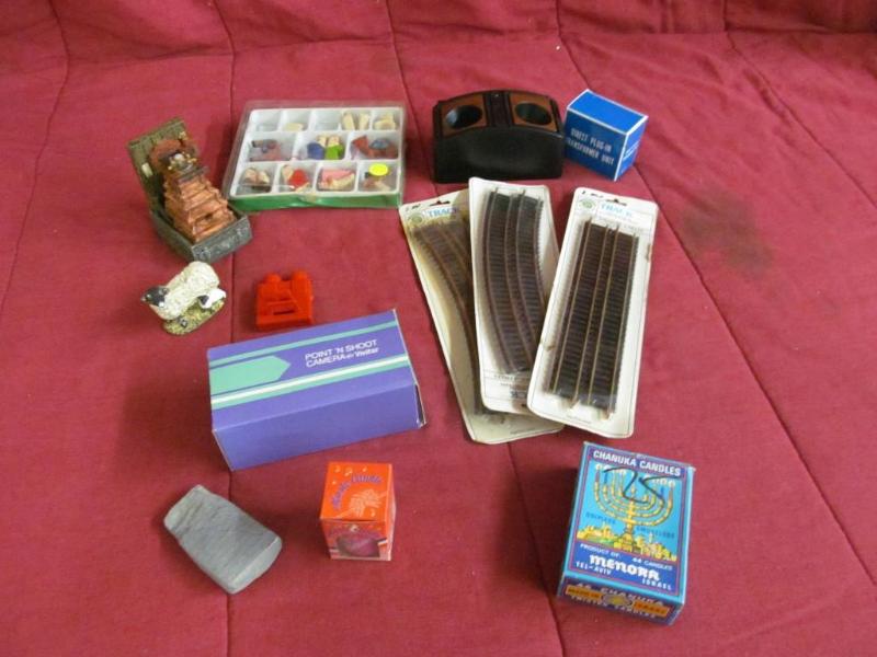 lot 229 image: Toy Train Track, Bug Zapper, Musica...